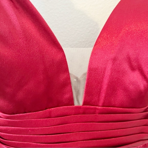 NWT NEW MAC DUGGAL Red Satin Formal Dress Size 18W 49044F - Picture 4 of 7